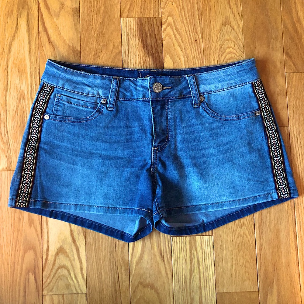 Seven7 Embroidered Medium Wash Jean Shorts